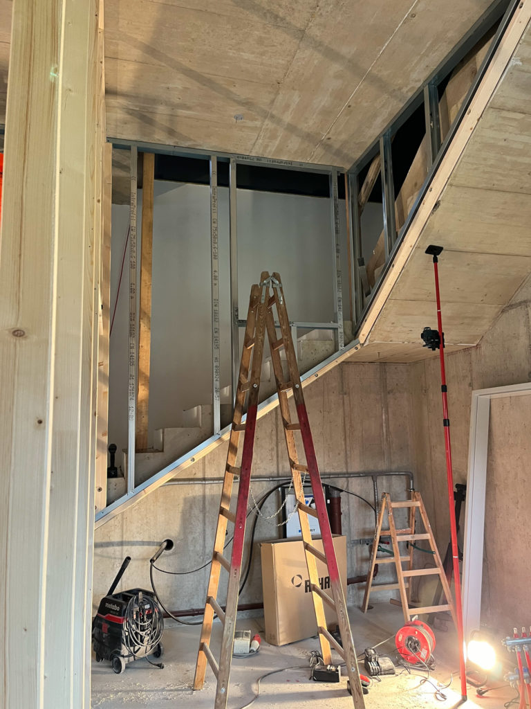 Werkstatt mit Zwischendecke